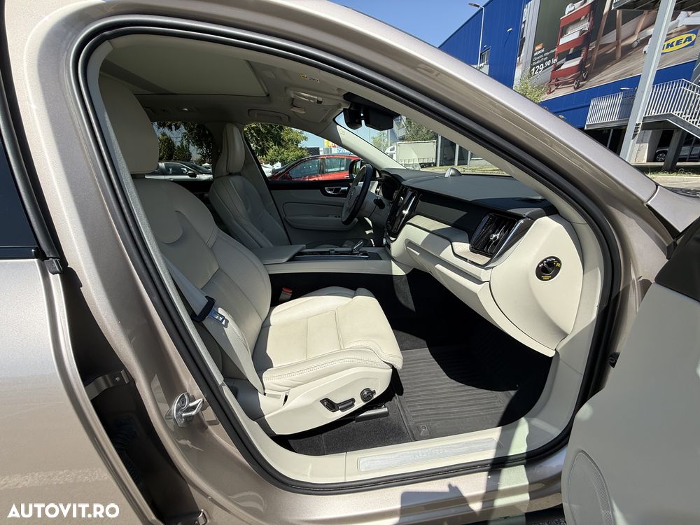 VOLVO XC60 2023 — imagine 22
