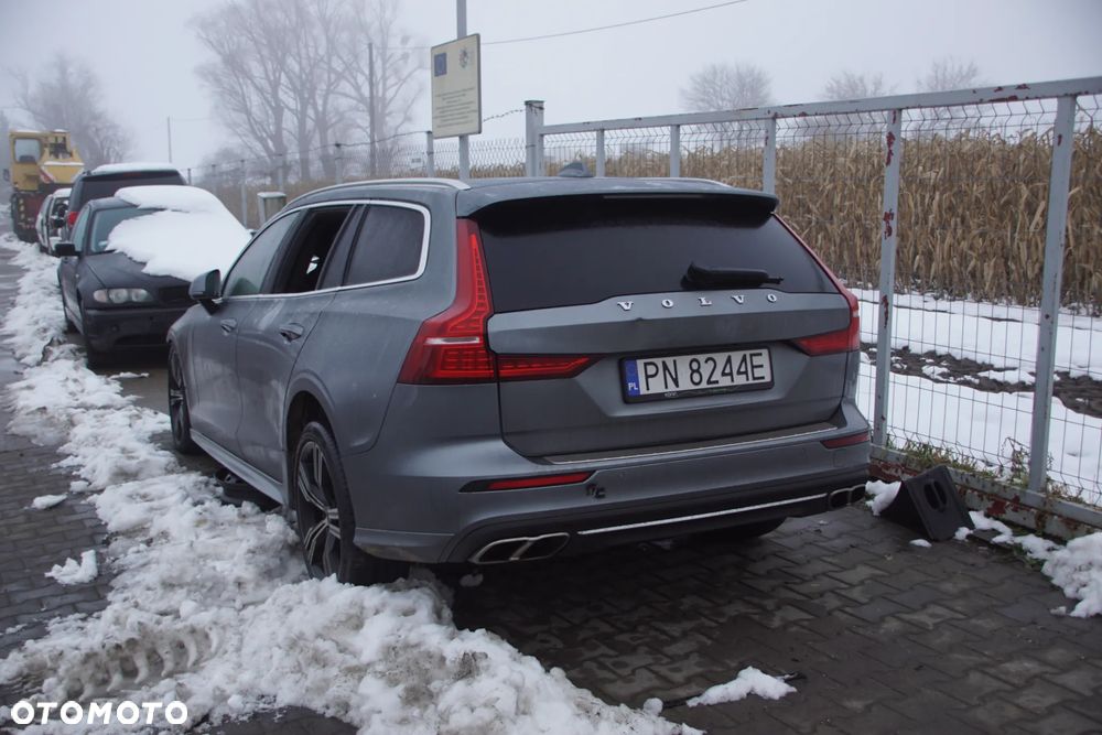 Auto na części - Volvo V60 II 2.0 T6 310 KM B4204T29 TG-81SC 714 2019R Drzwi Klapa Lampa Zderzak Lusterko Szyba Felga Ćwiartka Deska Kokpit Sterownik Moduł Czujnik - 4