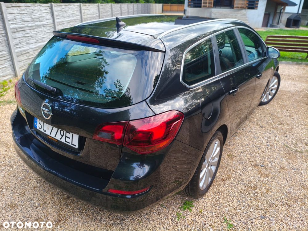Opel Astra 1.4 T Cosmo - 4