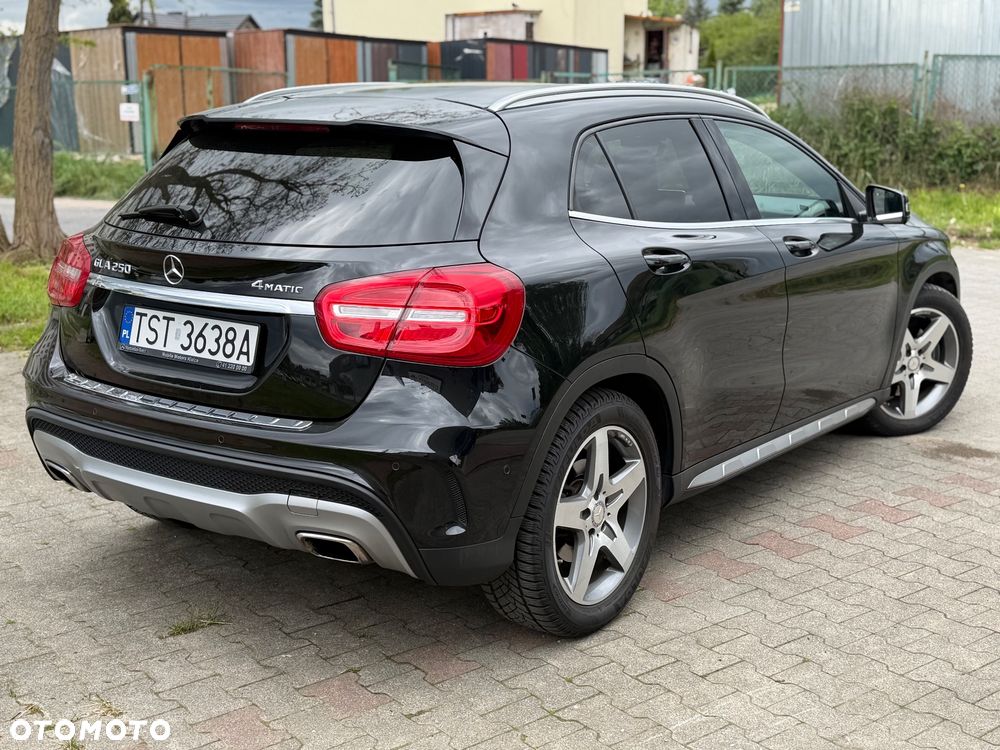 Mercedes-Benz GLA 250 4-Matic - 4