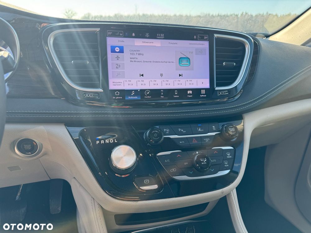 Chrysler Pacifica - 10