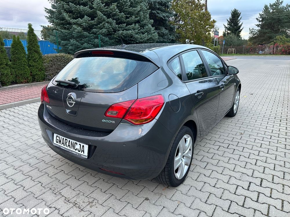 Opel Astra 1.4 - 8