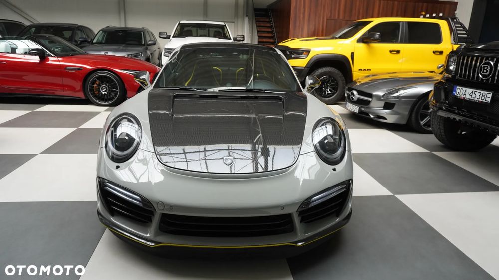 Porsche 911 Turbo S - 17