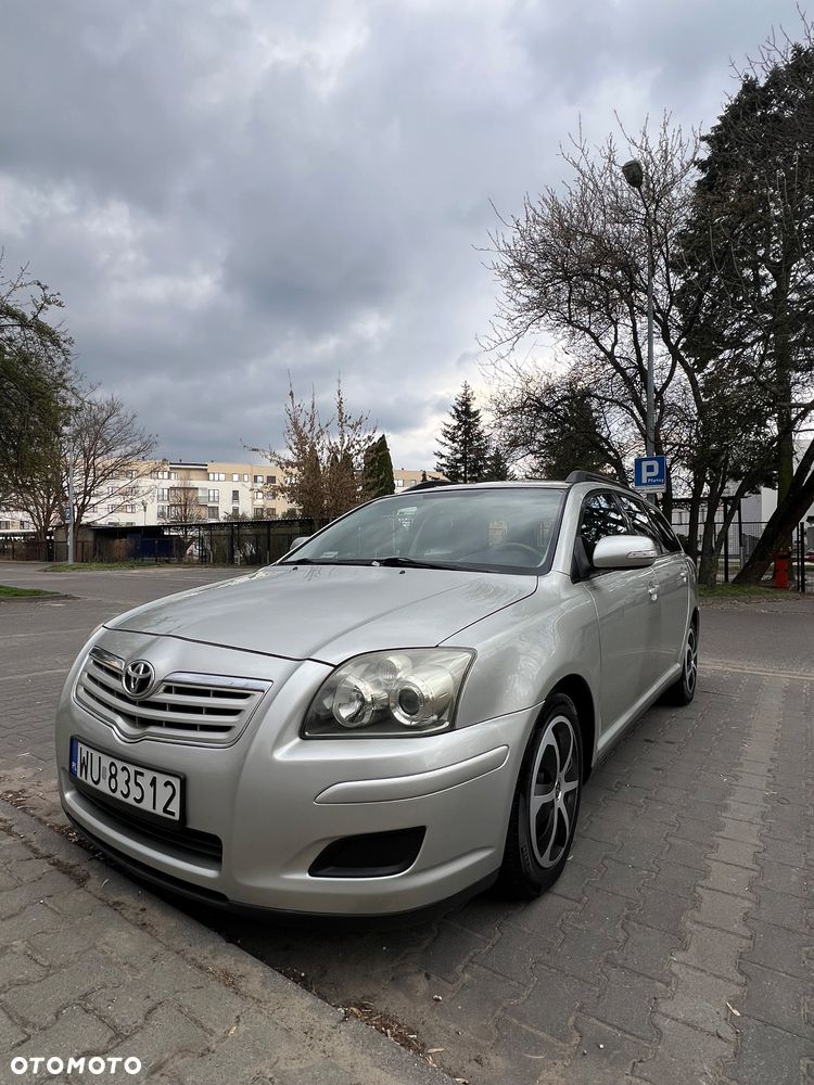 Toyota Avensis - 1