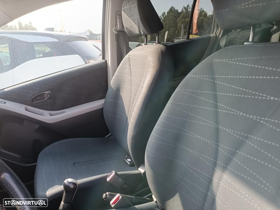 Toyota Auris 1.4 D-4D - 10