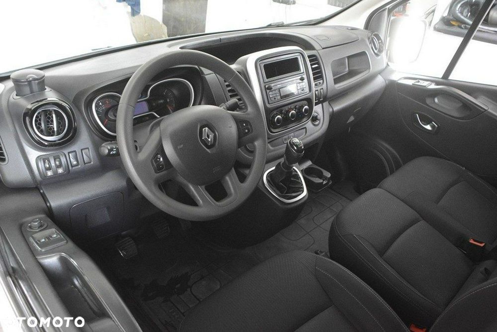 Renault Trafic - 16