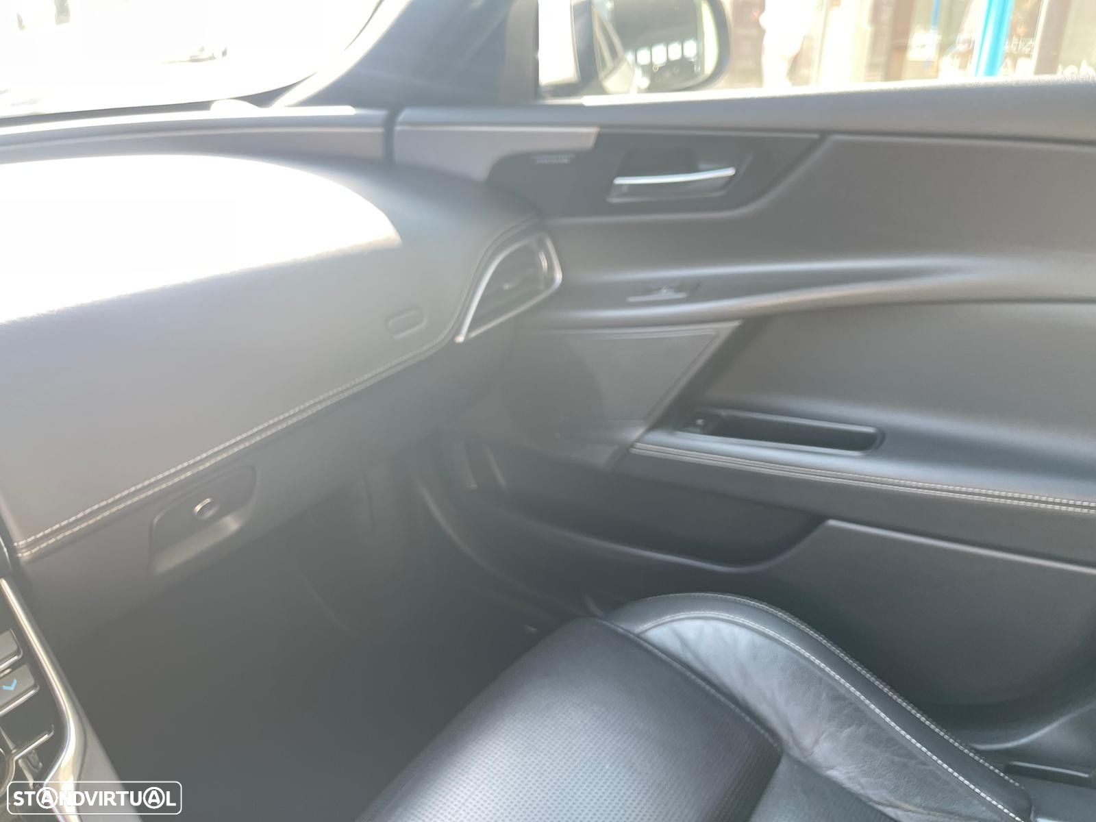 Jaguar XE 2.0 D R-Sport Aut. - 21
