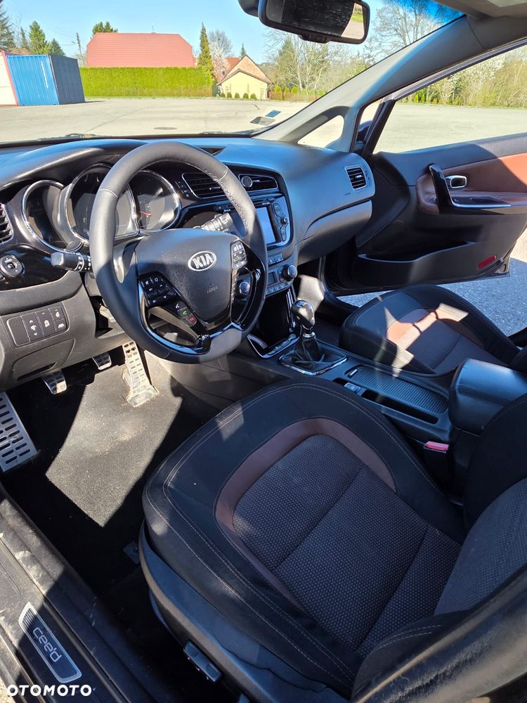 Kia Ceed 1.6 CRDi 128 Platinum Edition - 18