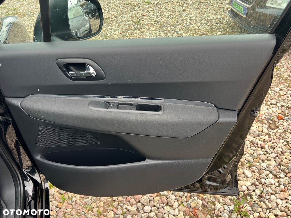 Peugeot 5008 PureTech 130 Access - 26