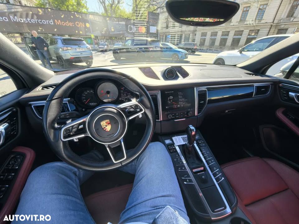 Porsche Macan - 4