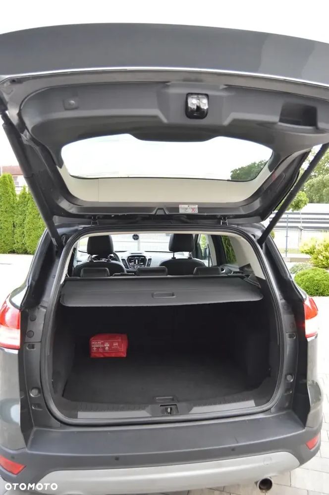 Ford Kuga 2.0 TDCi 2x4 Titanium - 16