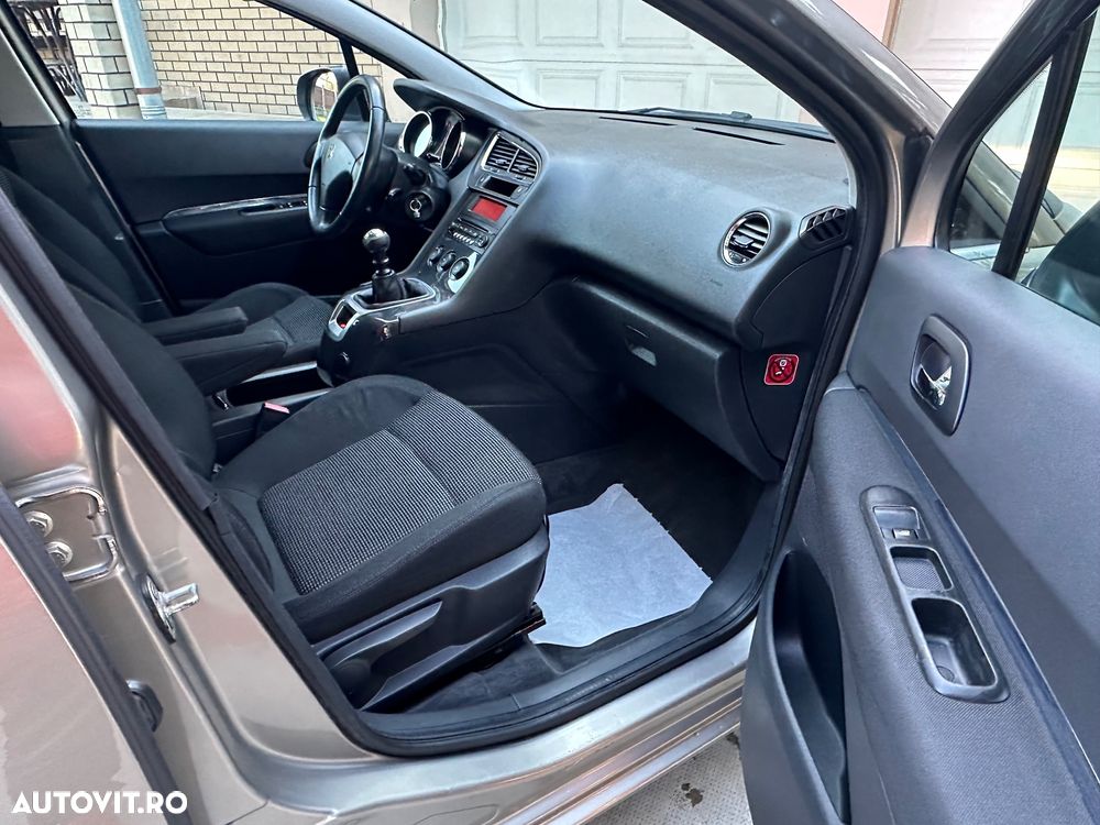 Peugeot 5008 HDI FAP 110 Family - 9