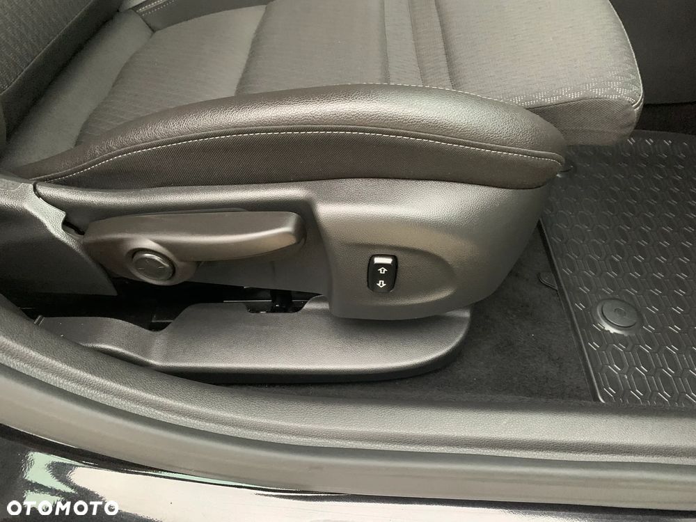 Opel Astra 1.4 Turbo Start/Stop Dynamic - 36