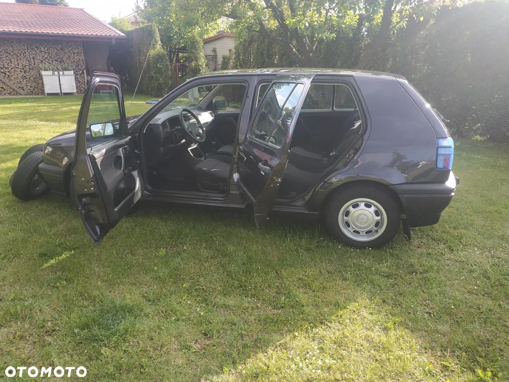 Volkswagen Golf 1.8 GL - 6
