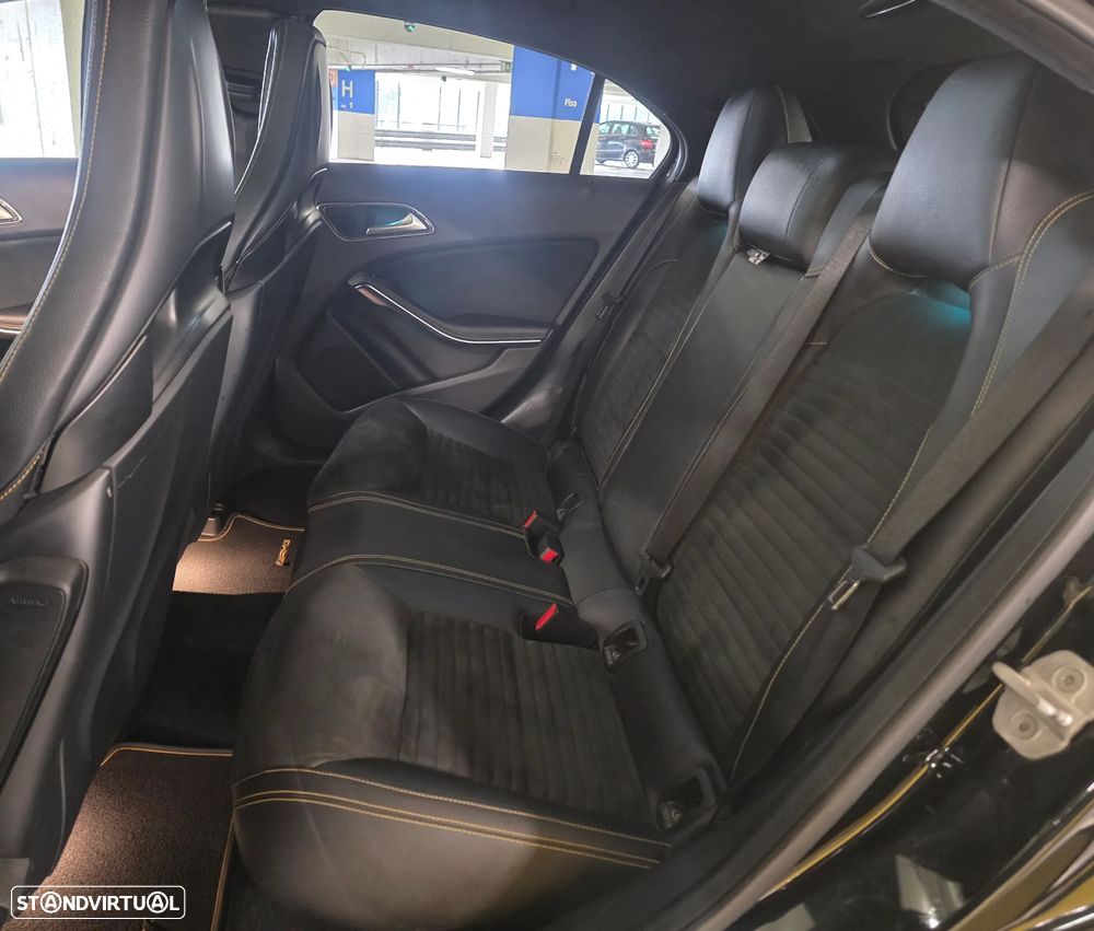 Mercedes-Benz A 45 AMG 4-Matic - 12