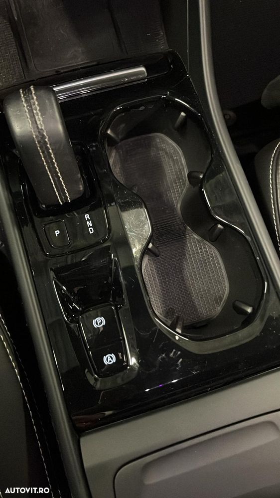 Volvo XC 40 T4 AWD R-Design - 7