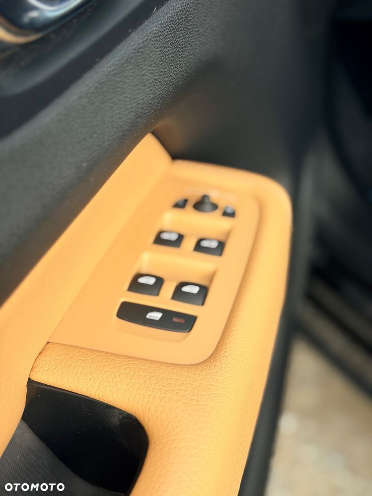 Volvo XC 60 D3 Momentum - 28