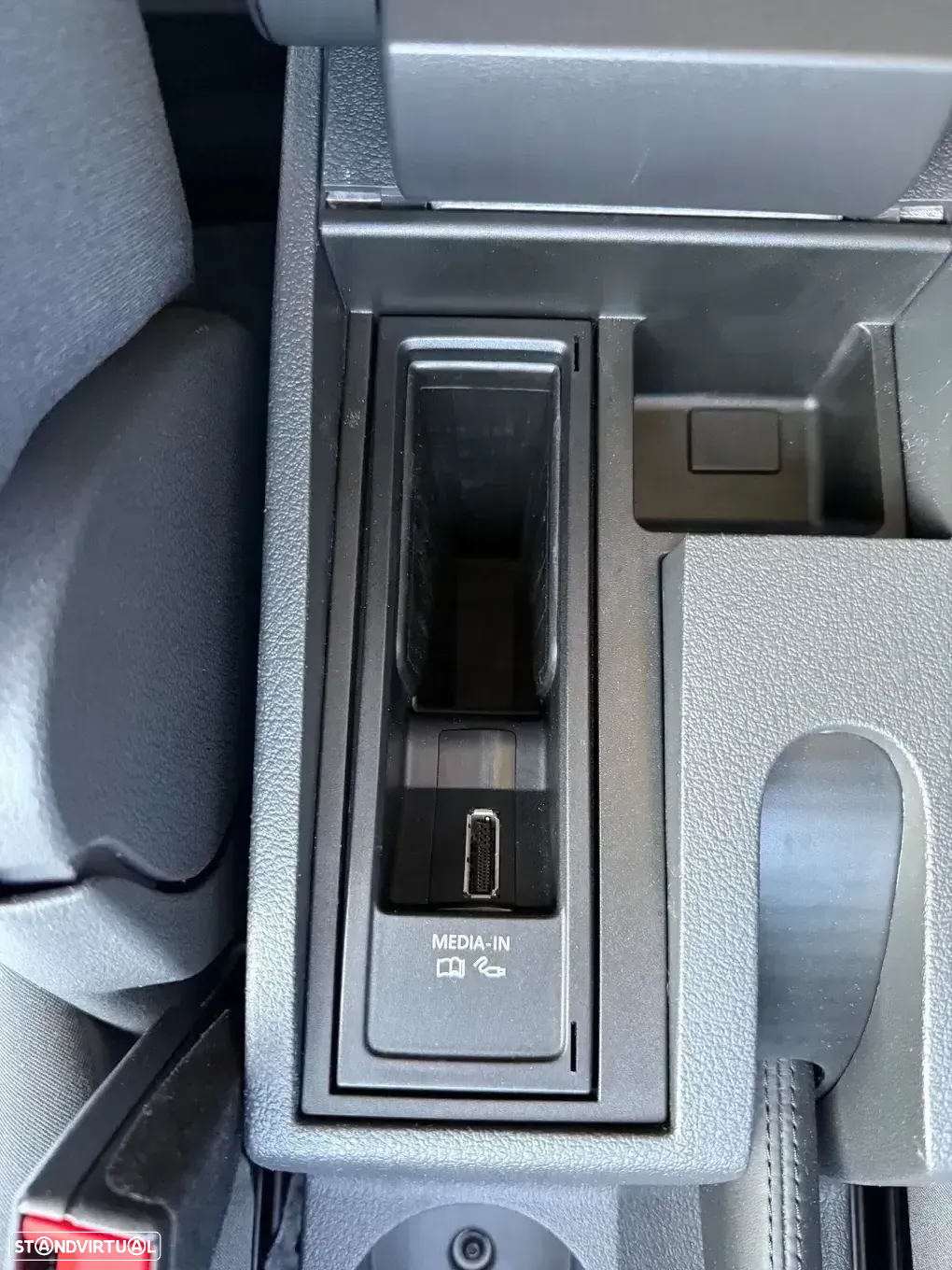 VW Touran 1.6 TDI DPF BlueMotion DSG Comfortline - 39