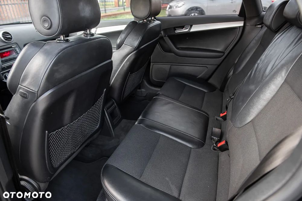 Audi A3 Sportback 1.8 TFSI S tronic S line Sportpaket - 24