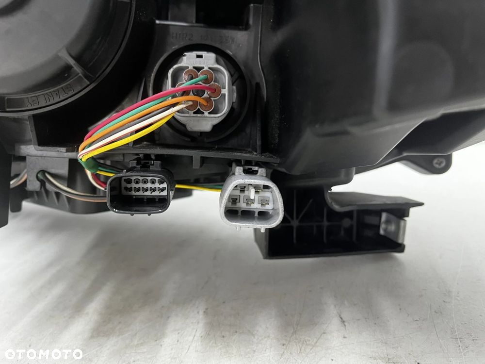 Lampa reflektor Mitsubishi Eclipse Cross 17-20r. PRAWA przednia LED + soczewka Europa 9 pin prawy pr - 18
