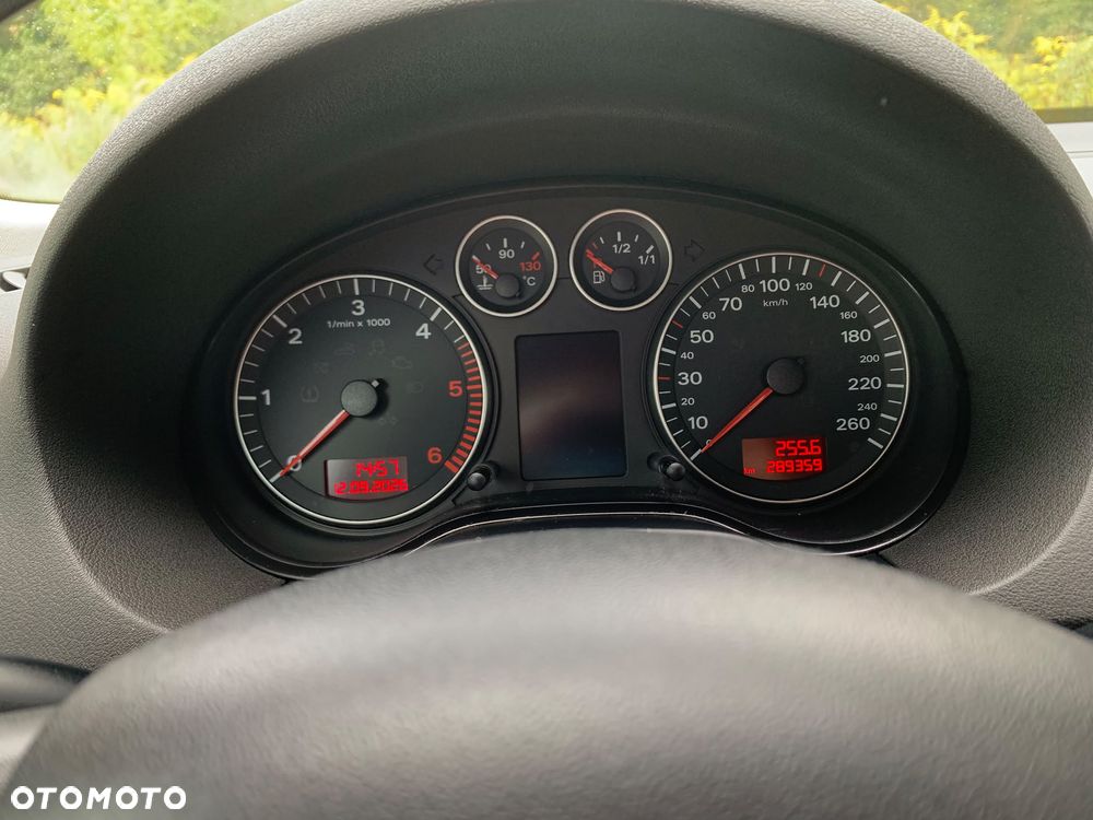 Audi A3 Sportback 1.9 TDI Ambiente - 11