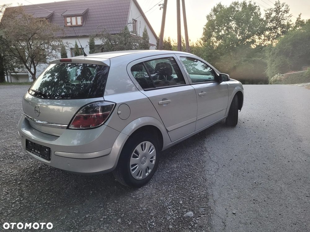 Opel Astra 1.6 Innovation - 19