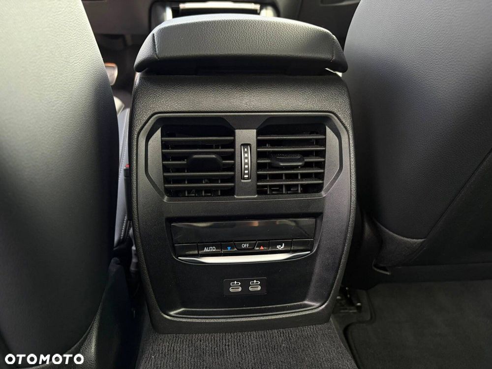 BMW Seria 3 318i M Sport - 31