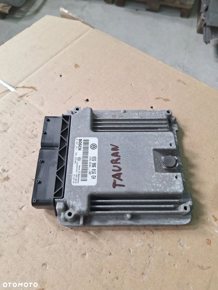 komputer sterownik silnika  ECU   VOLKSWAGEN  TOURAN  03G906016EH  /  0 281 011 786   (45/2)   (73/8) - 2