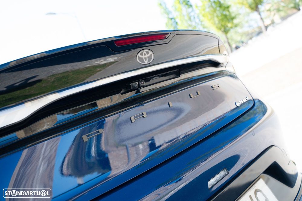 Toyota Prius 2.0 Plug-in Luxury - 6