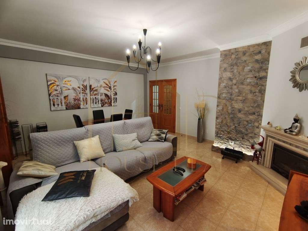 Espaçoso Apartamento T3 com Terraço. Baixa da Banheira - Grande imagem: 2/55