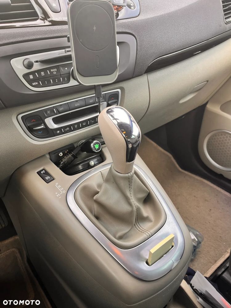 Renault Grand Scenic Gr 2.0 16V Privilege CVT - 20