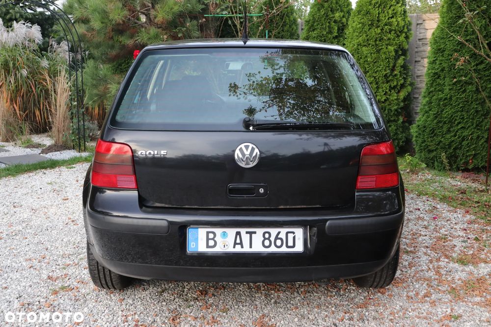 Volkswagen Golf - 10