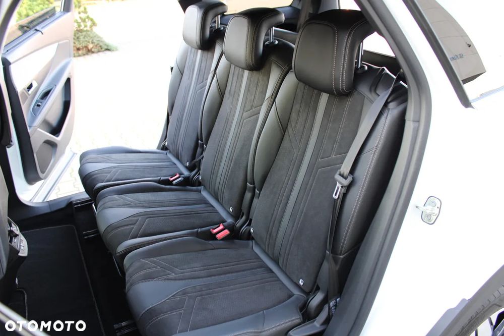 Peugeot 5008 PureTech 130 EAT8 Stop & Start GT - 28