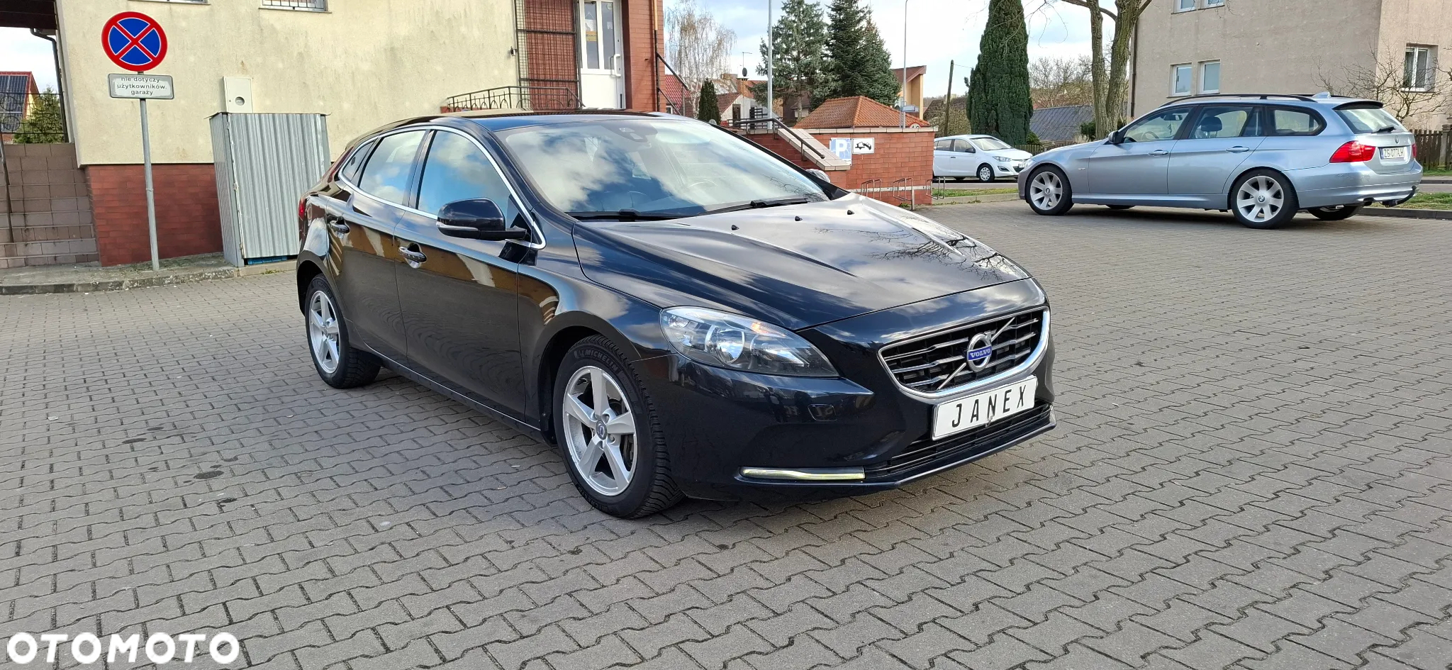 Volvo V40 D4 Drive-E R-Design Summum - 4