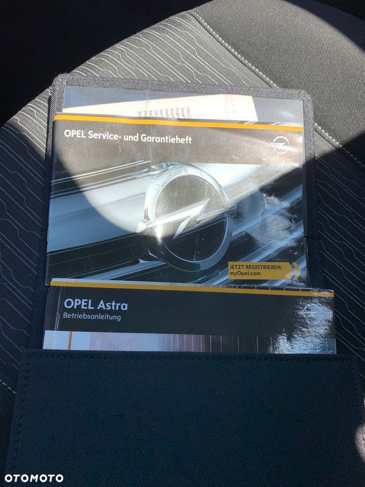 Opel Astra 1.6 Cosmo - 25