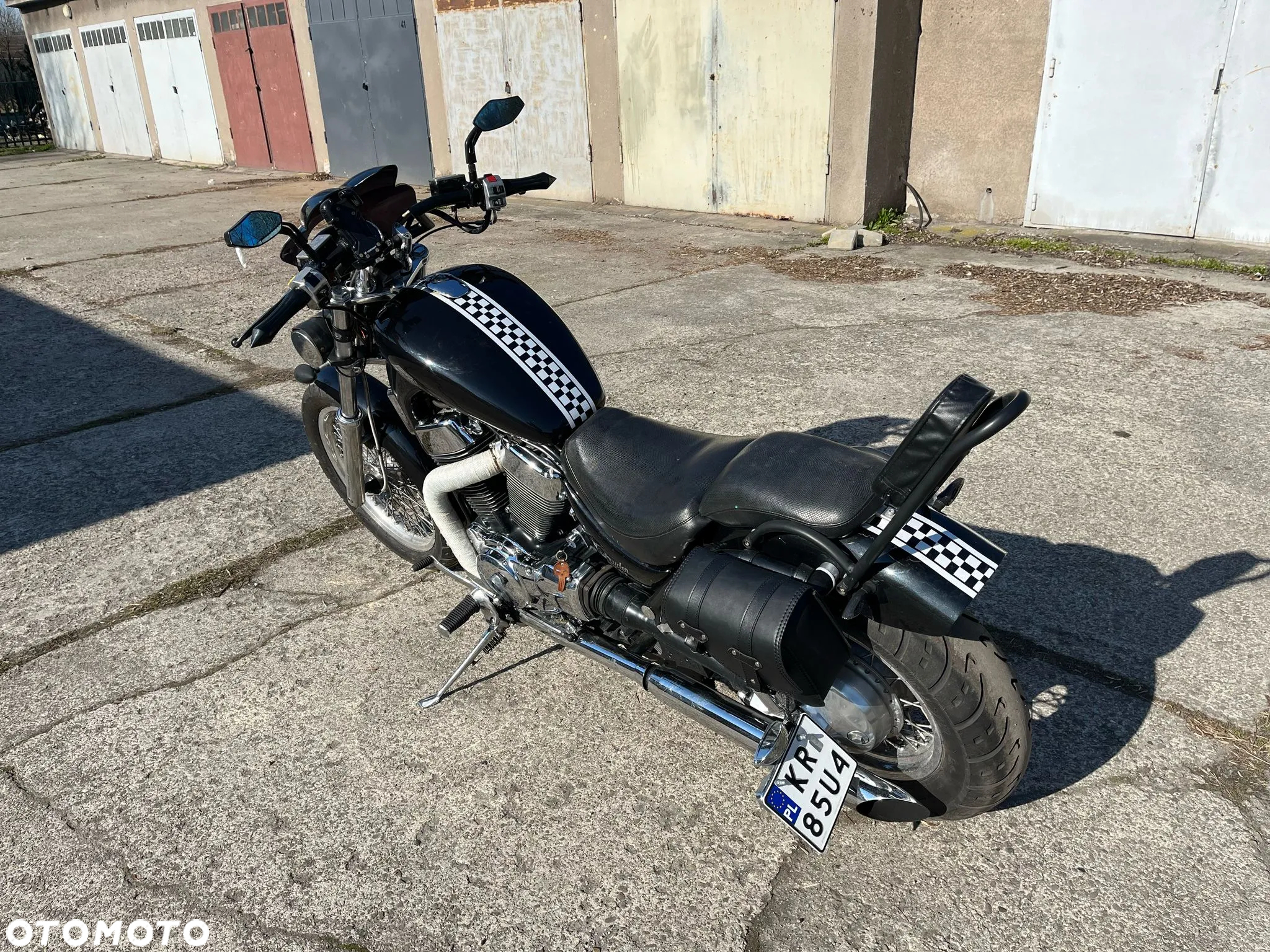 Suzuki Intruder - 4