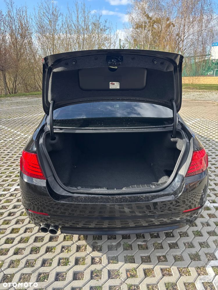 BMW Seria 5 528i - 10