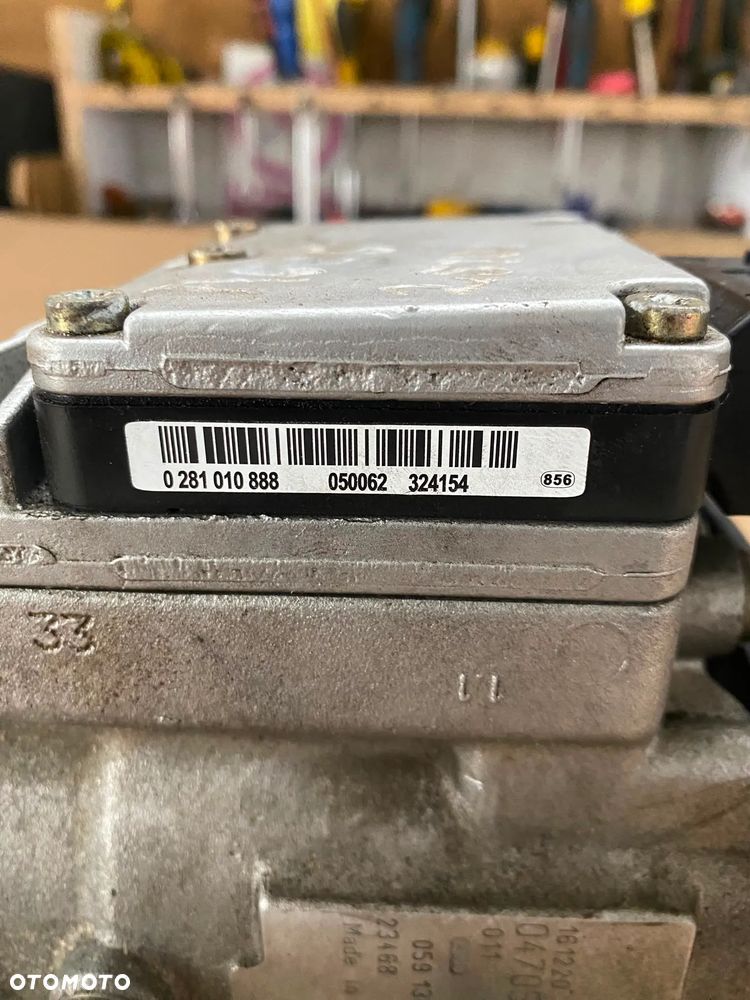 POMPA WTRYSKOWA AUDI A6 C5 A4 B6 2.5TDI PASSAT B5 059130106L - 2