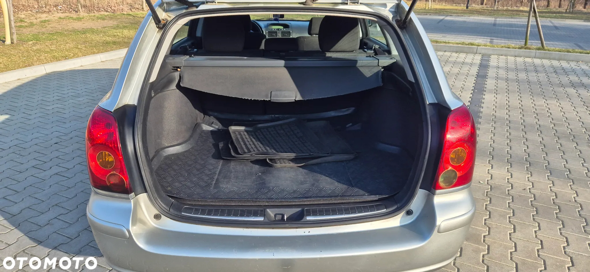 Toyota Avensis 2.0 D-4D Sol Plus - 8