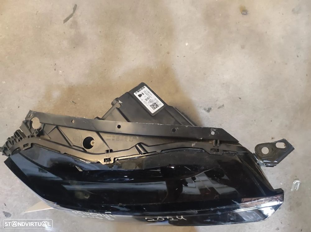 Farol drt peugeot 3008 2024 - 2