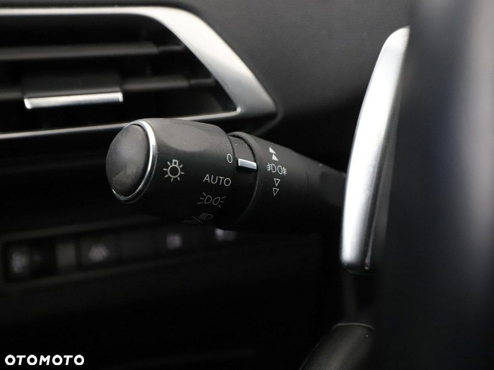 Peugeot 3008 225 e-EAT8 Allure - 39