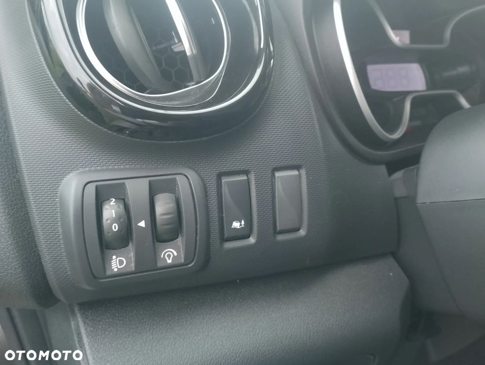 Nissan NV300 - 16