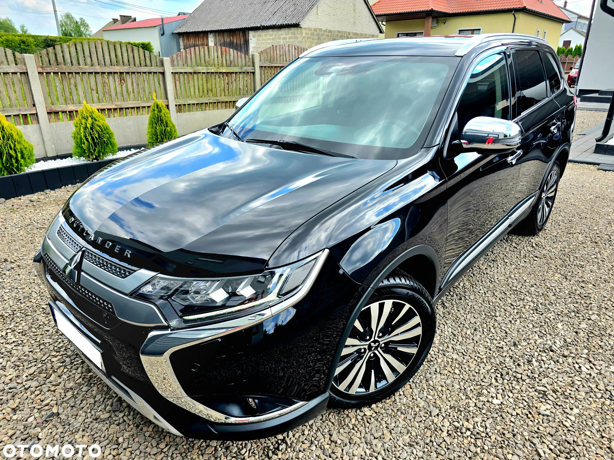 Mitsubishi Outlander 2.0 Instyle + 4WD CVT - 7