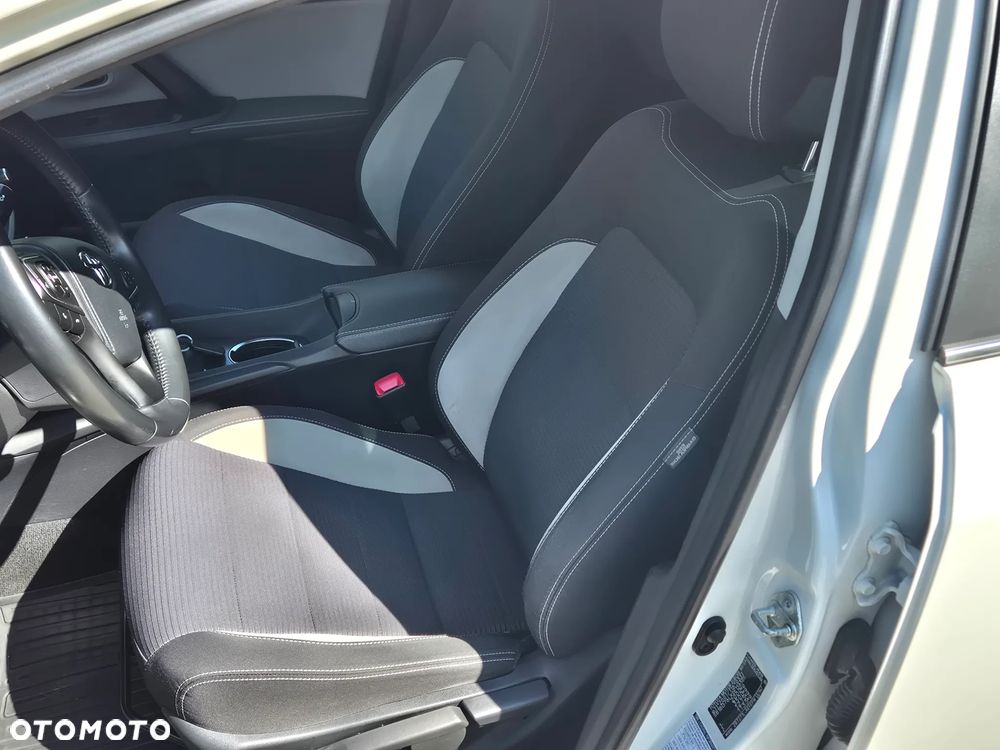 Toyota Avensis 1.8 Prestige - 9