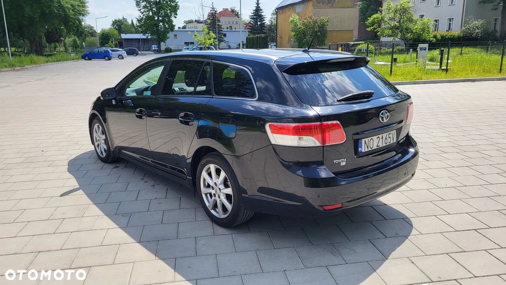 Toyota Avensis 2.0 D-4D 2010 - 5