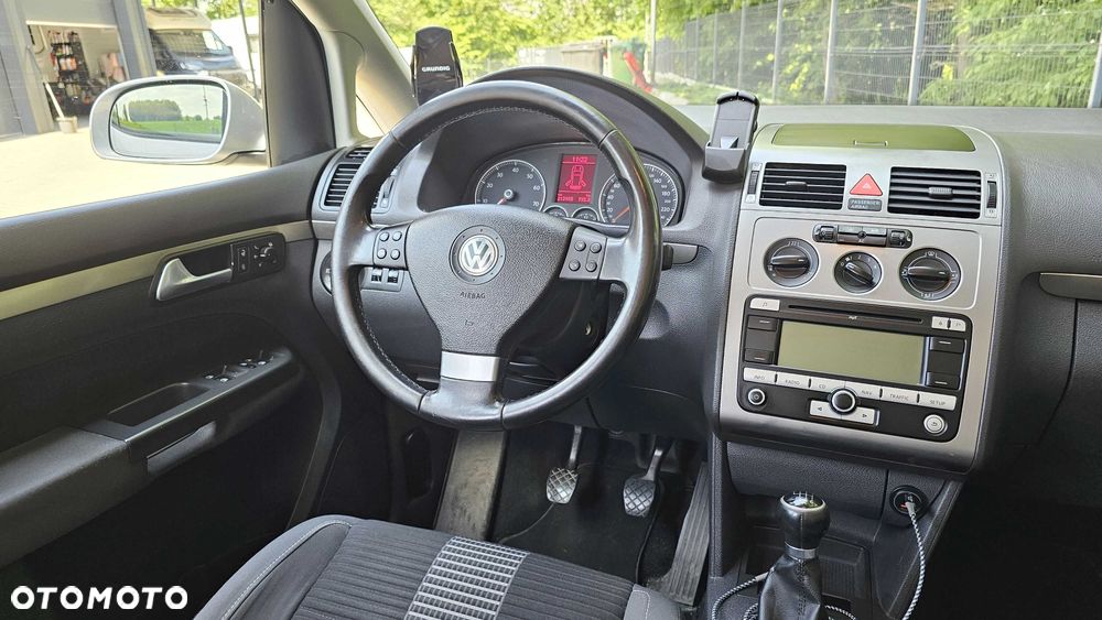 Volkswagen Touran - 3