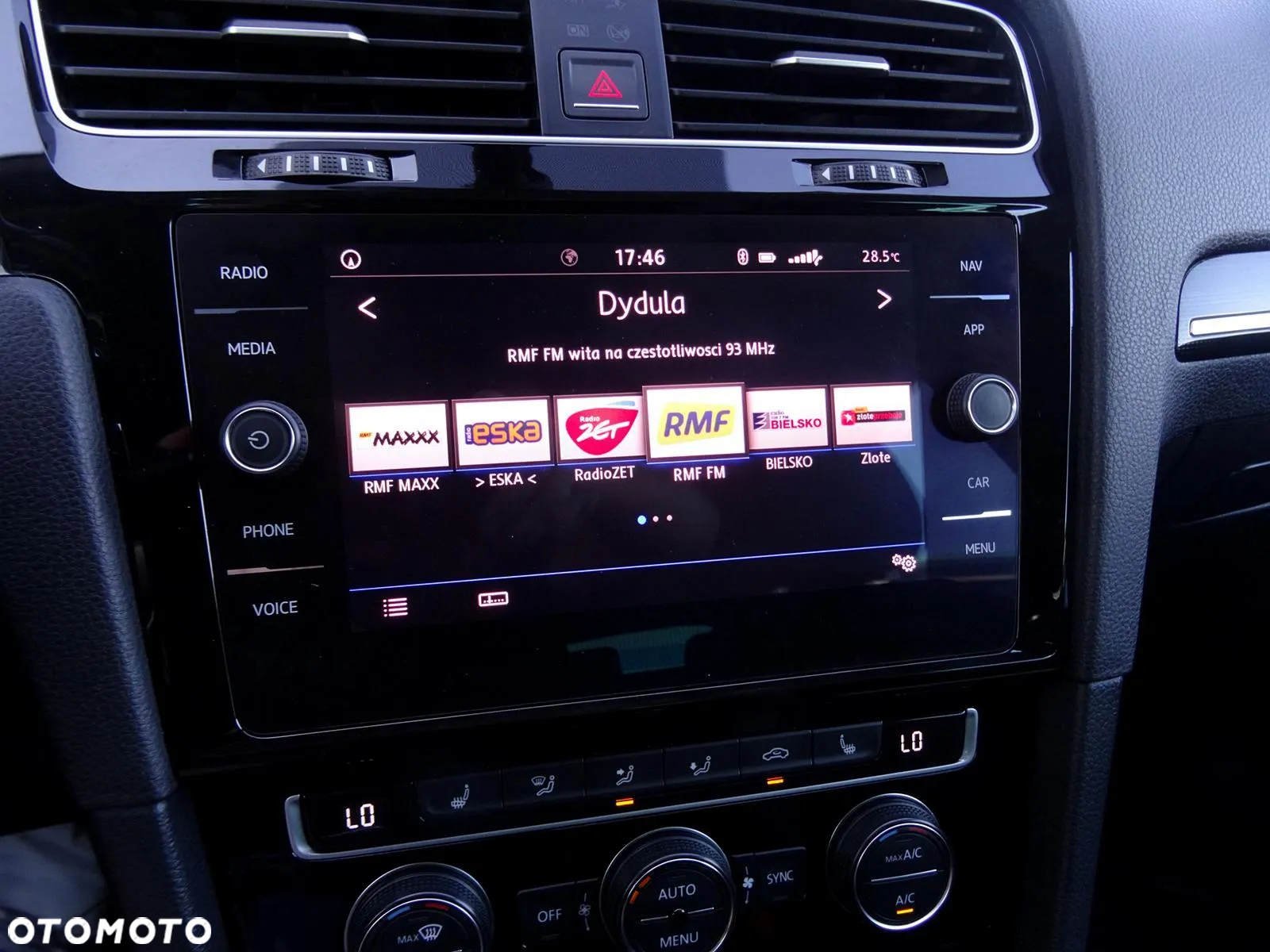 Volkswagen Golf Variant 2.0 TDI SCR Highline - 30