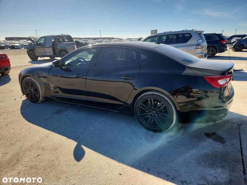 Maserati Quattroporte - 3