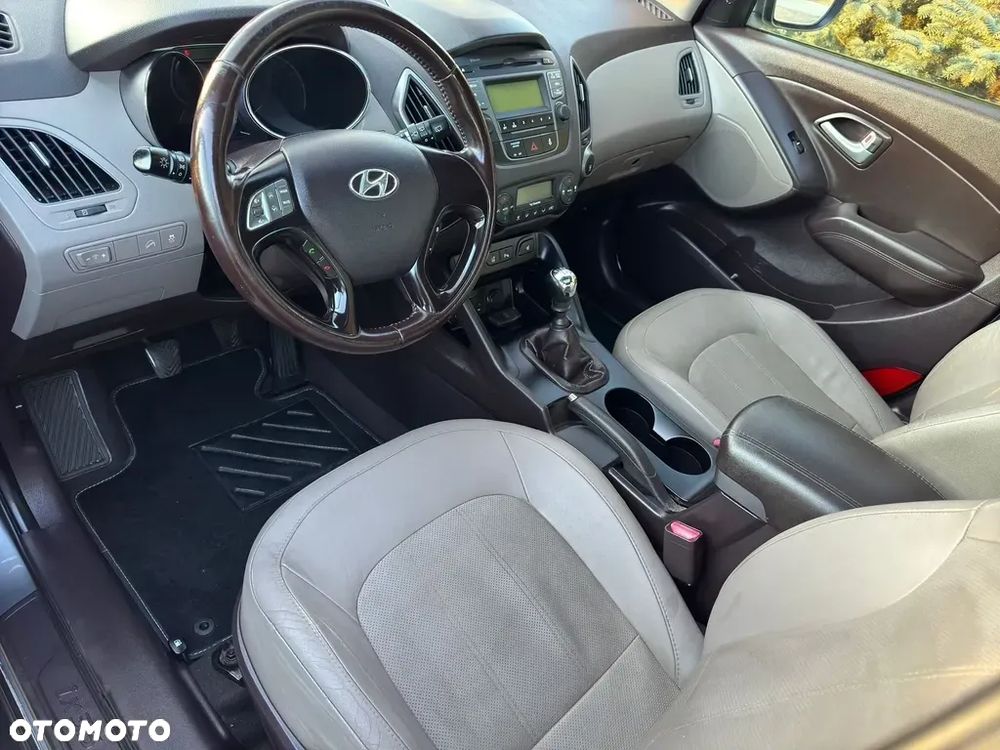 Hyundai ix35 1.6 2WD Fifa World Cup Edition - 6