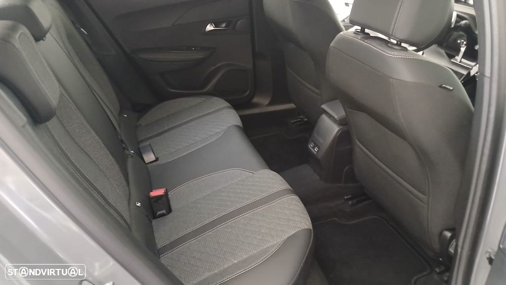 Peugeot 2008 1.2 Hybrid Allure e-DCS6 - 11
